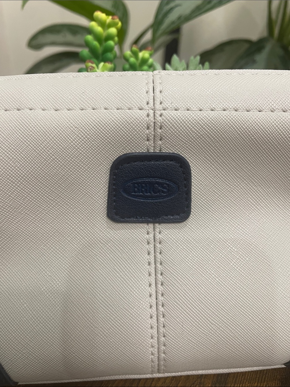 Bric's Cream and Navy Men's Toiletry Pouch - Picture 2 of 6